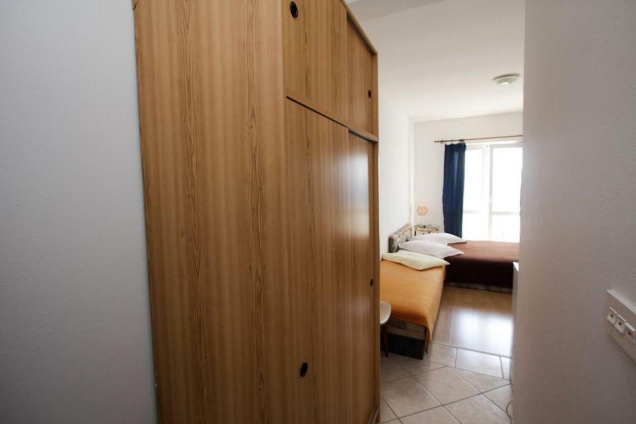 Apartments Elenora Brist Buitenkant foto